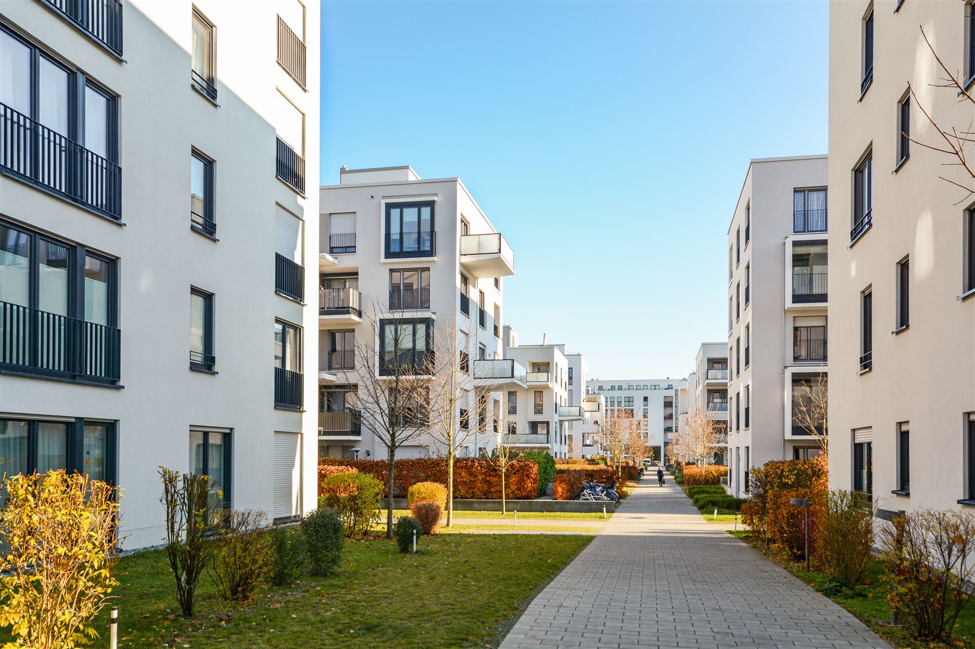 Ansicht einer Wohnanlage mit Mehrfamilienhäuser